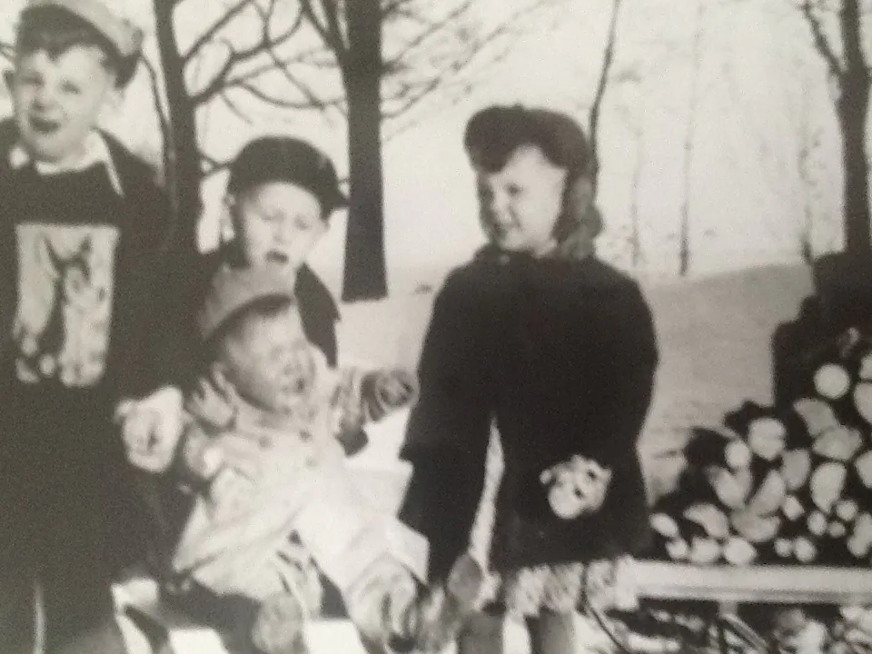 Leo, Iris and William